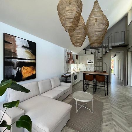 Beige Villa Balatonkenese Buitenkant foto