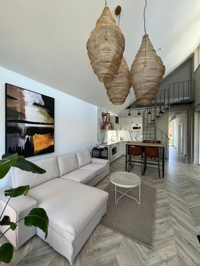 Beige Villa Balatonkenese Buitenkant foto